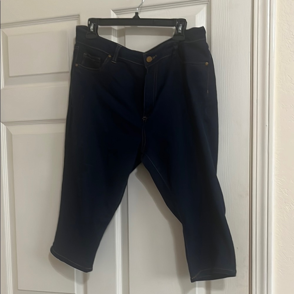 Dark blue Capri jeans